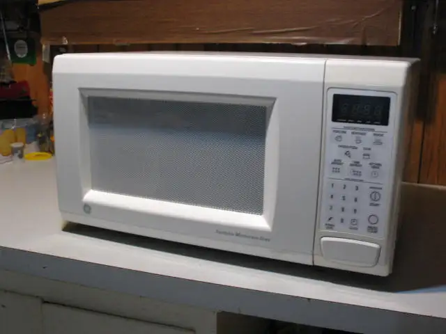 GE Countertop Microwave Oven - Photo 3