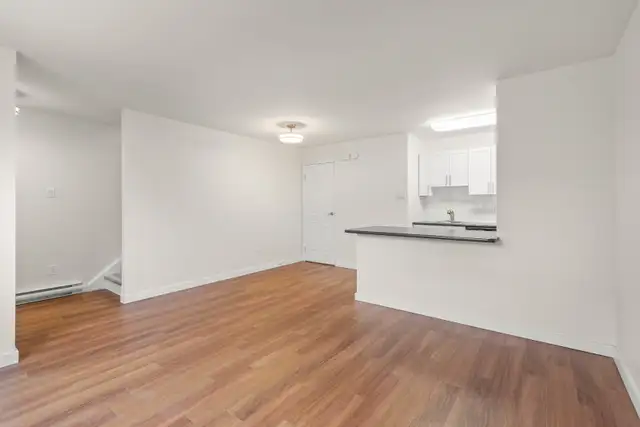 Cute n Cozy 2bdrm Condo in Crestview! Fully Remodelled! - Photo 2