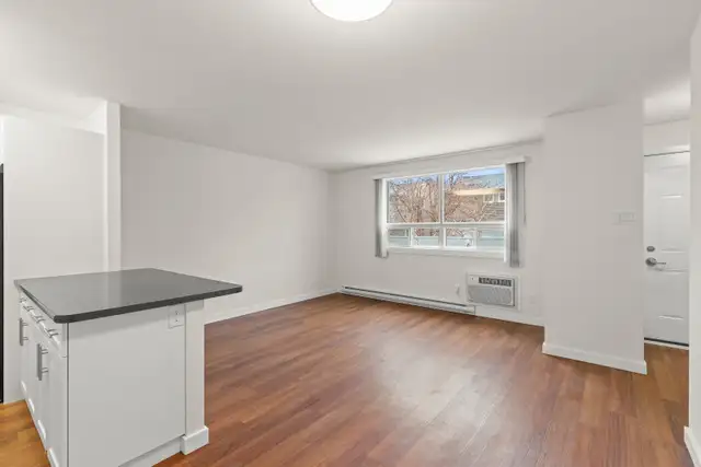 Cute n Cozy 2bdrm Condo in Crestview! Fully Remodelled! - Photo 4