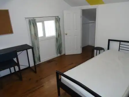 May 1-Sunny Rm All Included for Male-Near Terminal-Short or Long - Photo 2