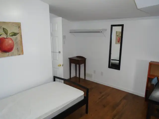 May 1-Sunny Rm All Included for Male-Near Terminal-Short or Long - Photo 3