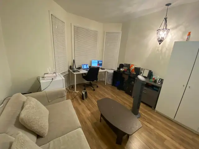 5-Bedroom Student Apartment in the heart of Kensington Market! - Photo 3