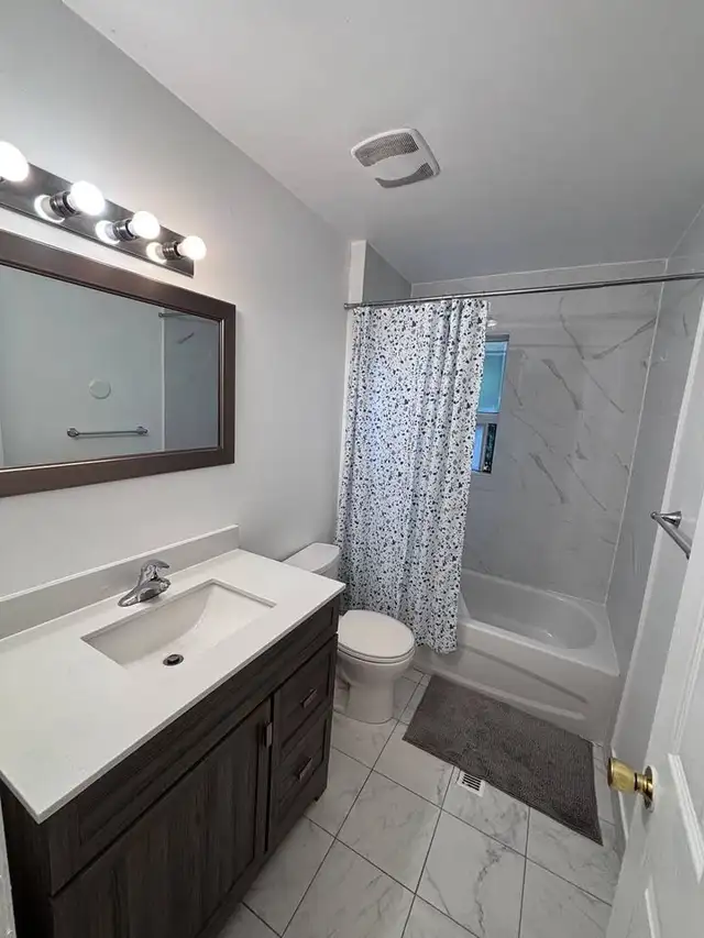 Spacious 2-Bedroom Apartment in the Heart of Kensington Market! - Photo 5