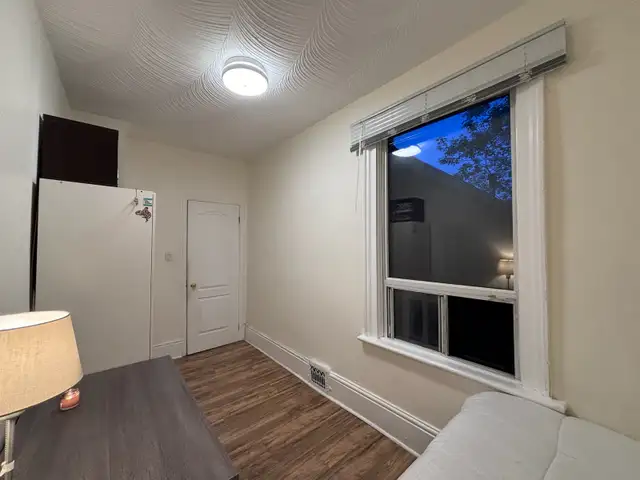 5-Bedroom Student Apartment in Kensington Market! - Photo 15