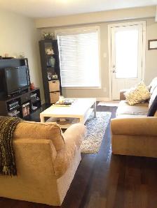 End Unit Three Bedroom village townhouse Stittsville Ottawa - Photo 5