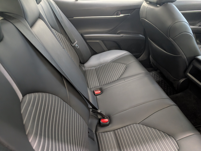 2023 Toyota Camry Hybrid SE - Photo 7