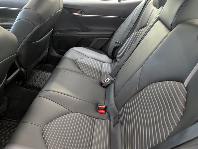 2023 Toyota Camry Hybrid SE - Photo 10