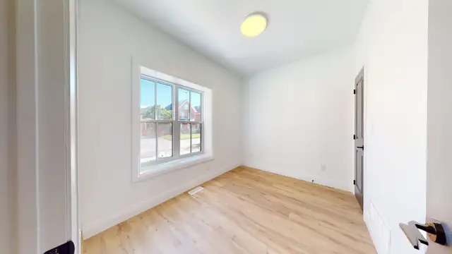 ATTENTION TRENT STUDENTS –2 Bdrms In Fully Renovated Home - Photo 4