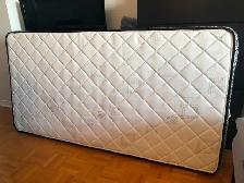 MATELAS SIMPLE PEU UTILISE 39X75PO OU 99X190CM A SPRINGS