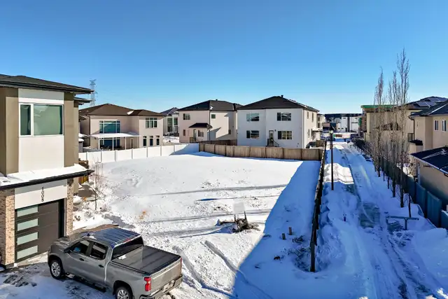 44 Pocket Lot in YEG for ONLY $345k WHAT?!?! WOW! BUY NOW!