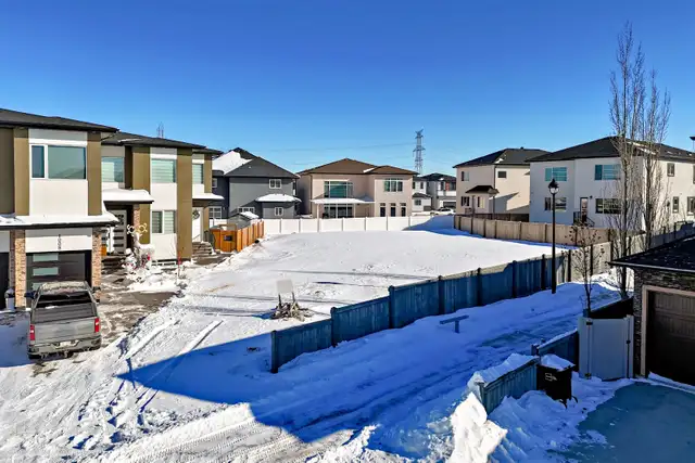 44 Pocket Lot in YEG for ONLY $345k WHAT?!?! WOW! BUY NOW! - Photo 3