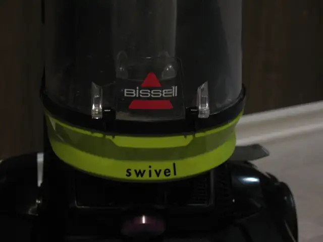 BISSELL Clean View Swivel Pet Vacuum Cleaner, LIKE NEW - Photo 3