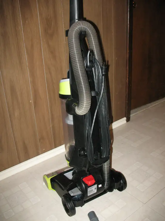 BISSELL Clean View Swivel Pet Vacuum Cleaner, LIKE NEW - Photo 9