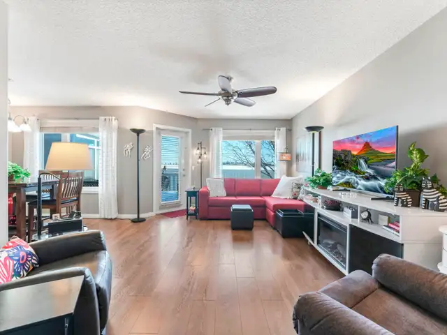 St Albert Adult Bungalow Condo in Kingswood! LOW CONDO FEE! - Photo 3