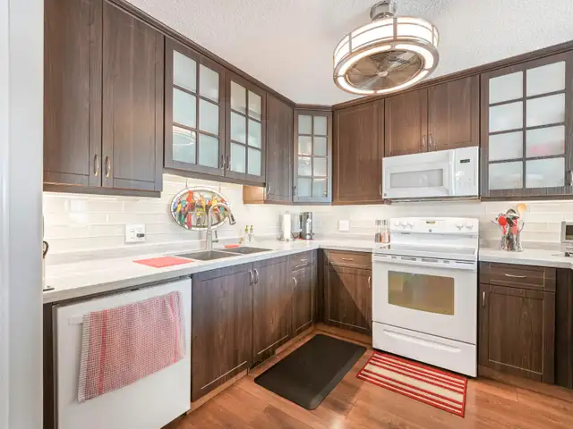 St Albert Adult Bungalow Condo in Kingswood! LOW CONDO FEE! - Photo 5