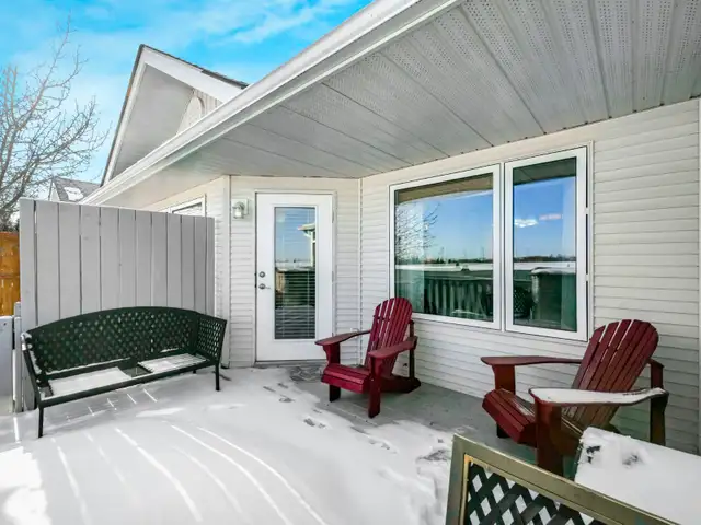 St Albert Adult Bungalow Condo in Kingswood! LOW CONDO FEE! - Photo 9