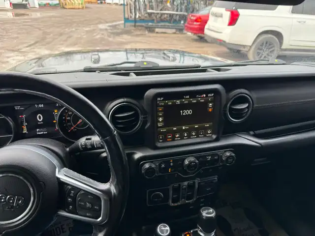 2019 Jeep Wrangler Unlimited Sahara - Photo 15