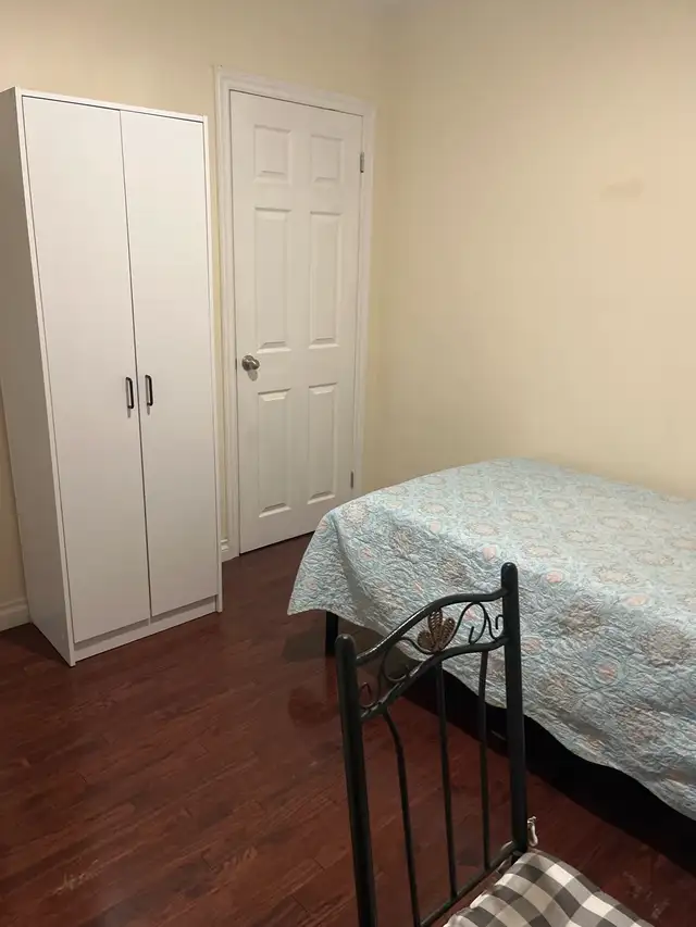 Room for rent in Scarborough - Photo 2