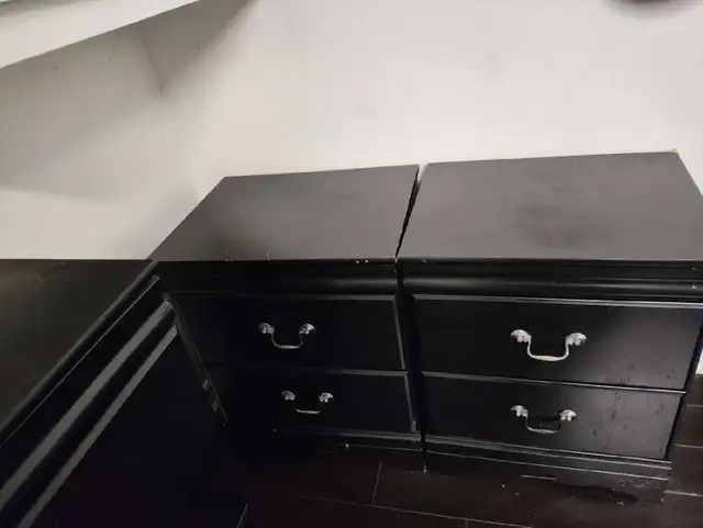 2 dresser cabinets
