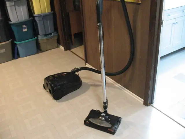 Dirt Devil Jaguar Canister Hepa Vacuum Cleaner - Photo 4
