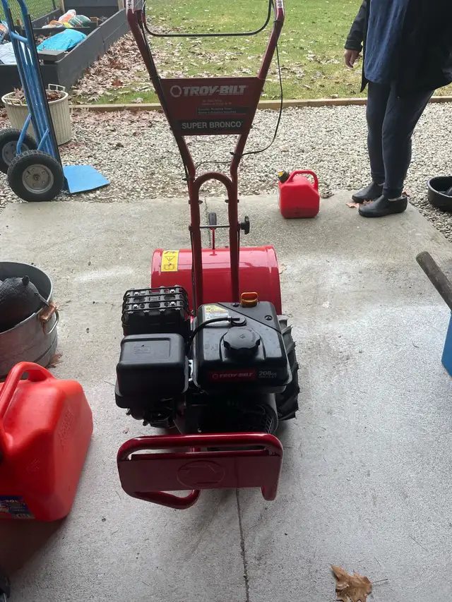 Troy Built Super Bronco Tiller