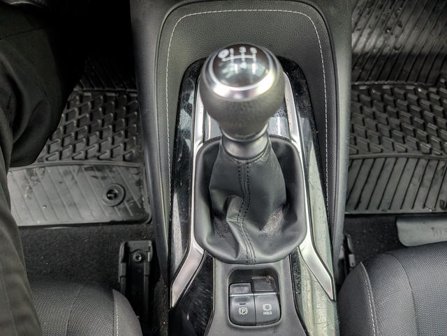 2022 Toyota Corolla Hatchback - Photo 15