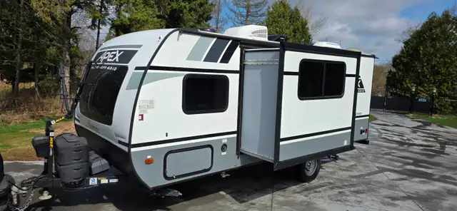 2021 APEX NANO 194RBHS 3711LB-SLEEPS6-BUNKS-SOLAR PACK-MINT COND