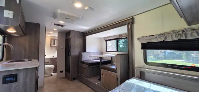 2021 APEX NANO 194RBHS 3711LB-SLEEPS6-BUNKS-SOLAR PACK-MINT COND - Photo 6