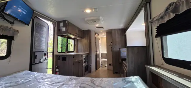 2021 APEX NANO 194RBHS 3711LB-SLEEPS6-BUNKS-SOLAR PACK-MINT COND - Photo 12