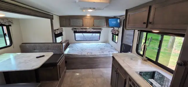 2021 APEX NANO 194RBHS 3711LB-SLEEPS6-BUNKS-SOLAR PACK-MINT COND - Photo 13