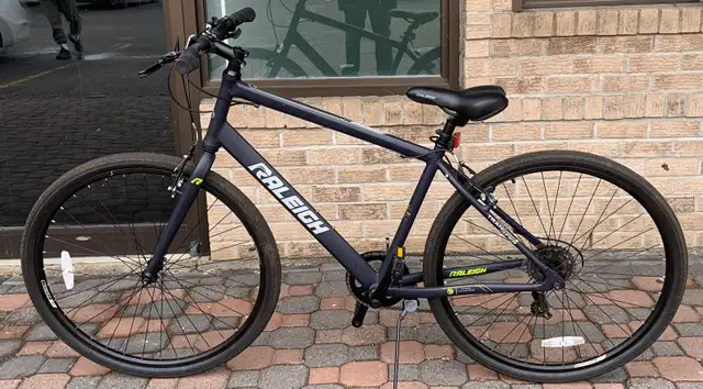 Raleigh Entourage 700cc Bike