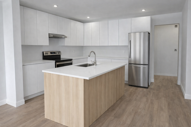 RUSSELL APARTMENT - JUNE & JULY FREE RENT - Photo 3