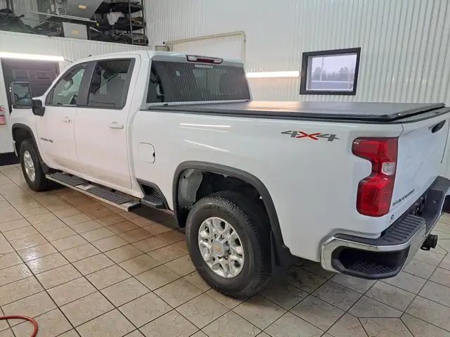 Chevrolet Silverado 3500HD LT cabine multiplace 4RM 159 po 2025 - Photo 2