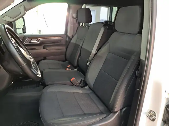 Chevrolet Silverado 3500HD LT cabine multiplace 4RM 159 po 2025 - Photo 8