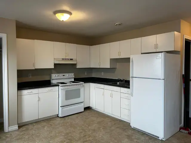 3 Bedrooms Spacious and Bright Apartments for rent in Antigonish - Photo 2