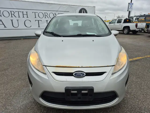 2012 Ford Fiesta - Photo 2
