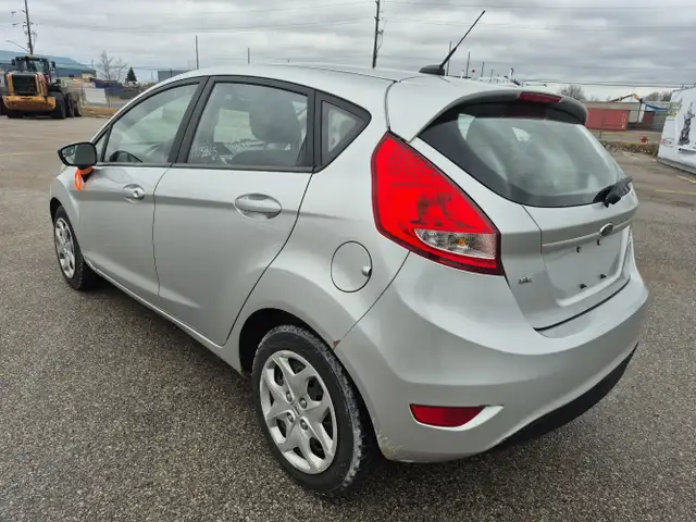 2012 Ford Fiesta - Photo 7