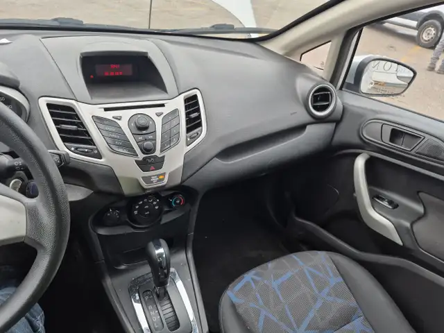 2012 Ford Fiesta - Photo 12