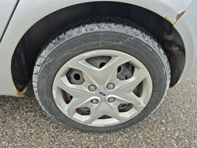 2012 Ford Fiesta - Photo 21