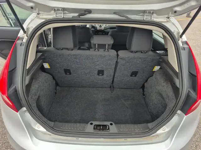 2012 Ford Fiesta - Photo 24