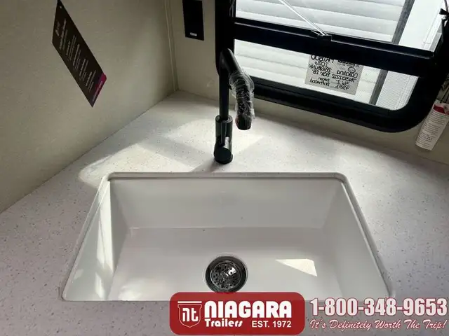 2026 COACHMEN CATALINA SUMMIT SERIES 8 281QBUNK Travel Trailer - Photo 13