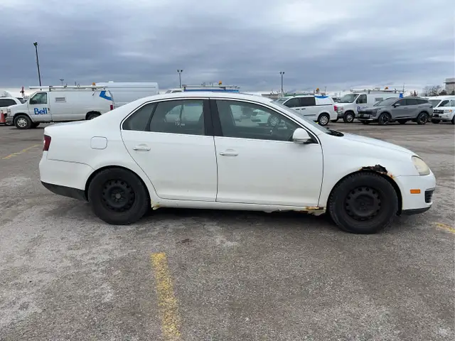 2009 Volkswagen Jetta - Photo 4