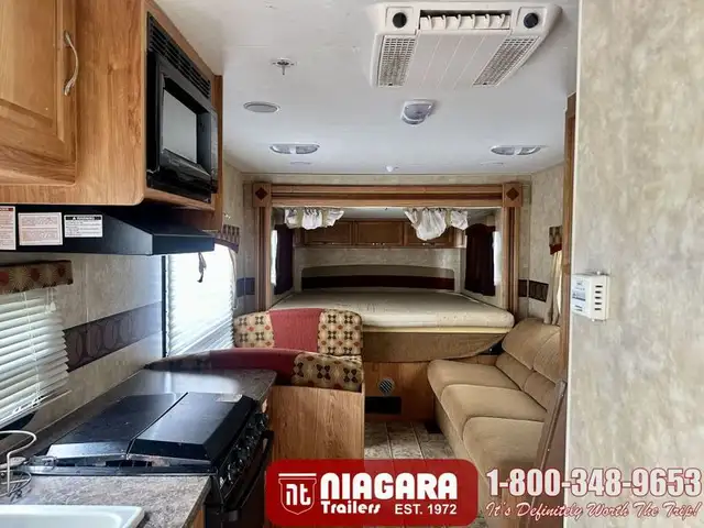 2010 JAYCO JAY FEATHER EXP 213 Hybrid - Photo 7