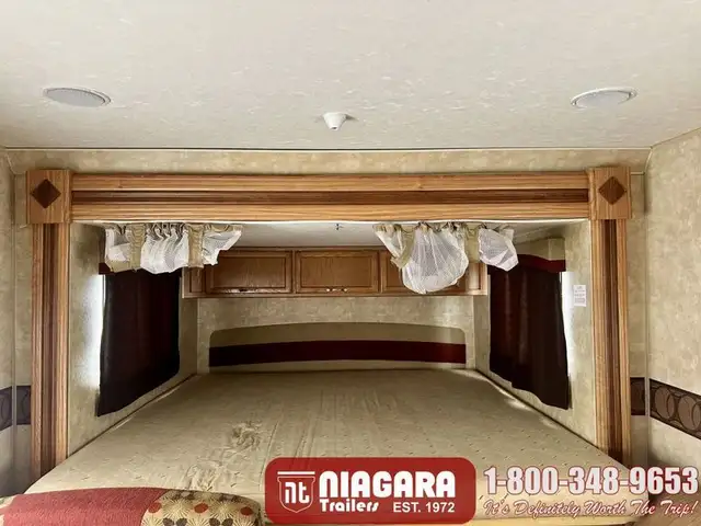 2010 JAYCO JAY FEATHER EXP 213 Hybrid - Photo 9