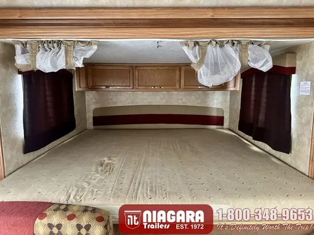 2010 JAYCO JAY FEATHER EXP 213 Hybrid - Photo 10