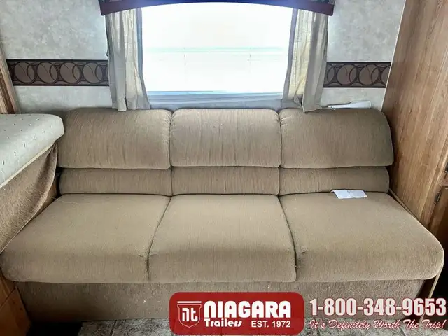 2010 JAYCO JAY FEATHER EXP 213 Hybrid - Photo 11