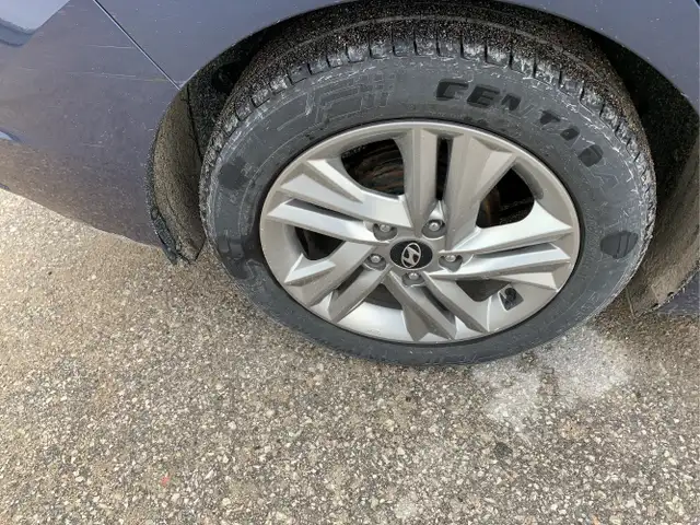 2019 Hyundai ELANTRA - Photo 18