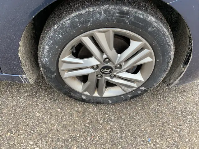 2019 Hyundai ELANTRA - Photo 19