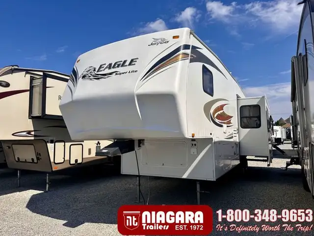 2011 JAYCO EAGLE SUPER LITE 305RLS Fifth Wheel - Photo 2