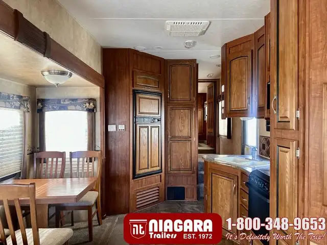 2011 JAYCO EAGLE SUPER LITE 305RLS Fifth Wheel - Photo 6